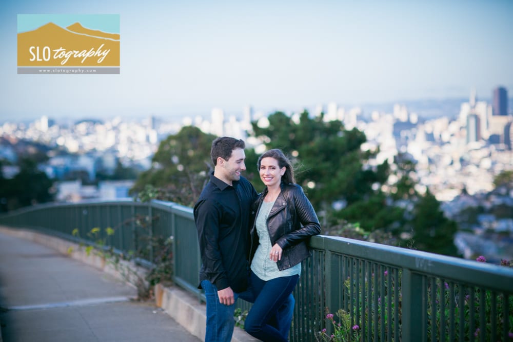 san francisco skyline from twin peaks engagement