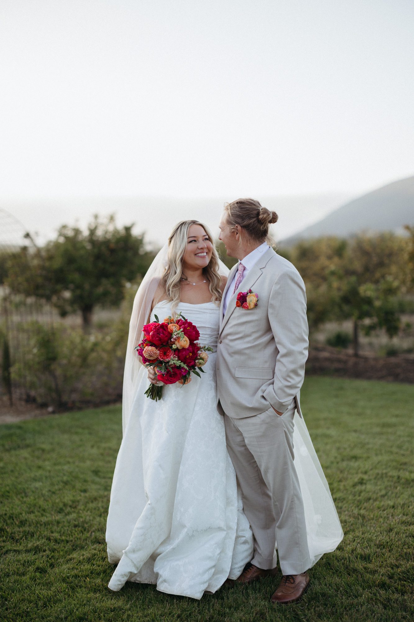 Retro Dana Powers Wedding, Funky Vibes, Barn Wedding, Dana Powers House Wedding