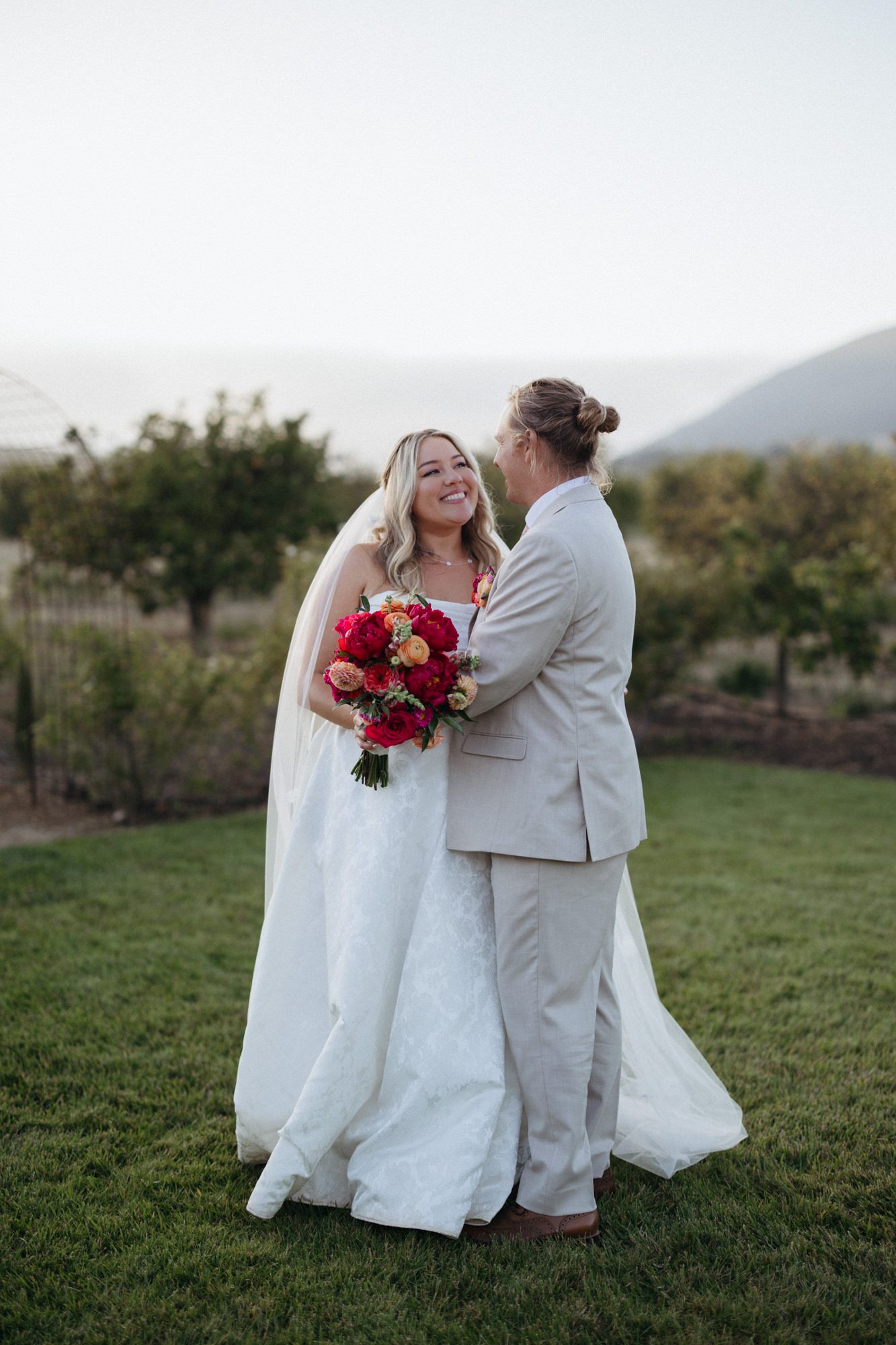 Retro Dana Powers Wedding, Funky Vibes, Barn Wedding, Dana Powers House Wedding